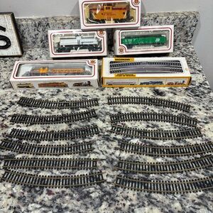Bachmann HO Scale Vintage Trains W/ Boxes-Lot Of 4 Plus Box Of 12 Steel Tracks